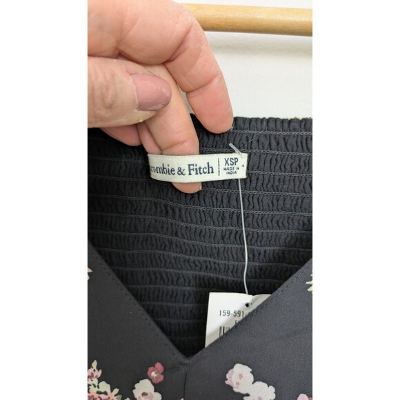 Abercrombie & Fitch Dark Floral Babydoll Coquette Mini Dress Pockets Smocked XSP - Picture 2 of 16